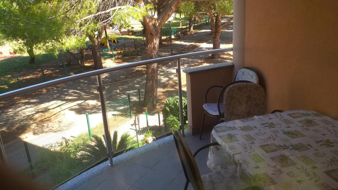 Apart Centar Umag Edda Joakima Rakovca 7 E 52470-อูมัค ภายนอก รูปภาพ