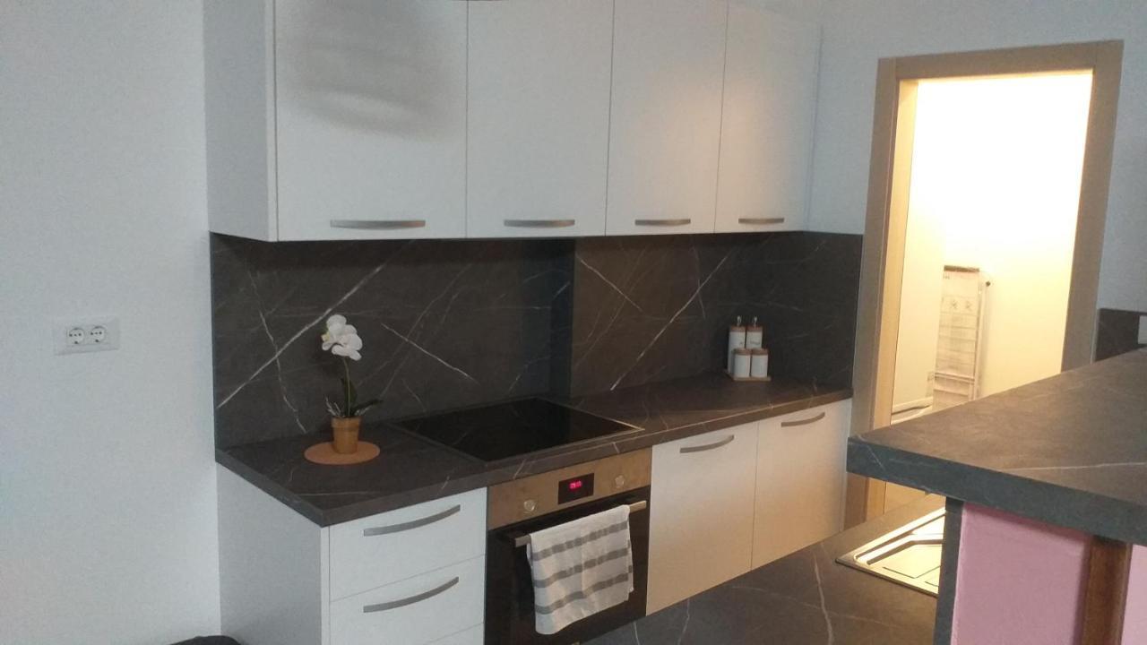Apart Centar Umag Edda Joakima Rakovca 7 E 52470-อูมัค ภายนอก รูปภาพ