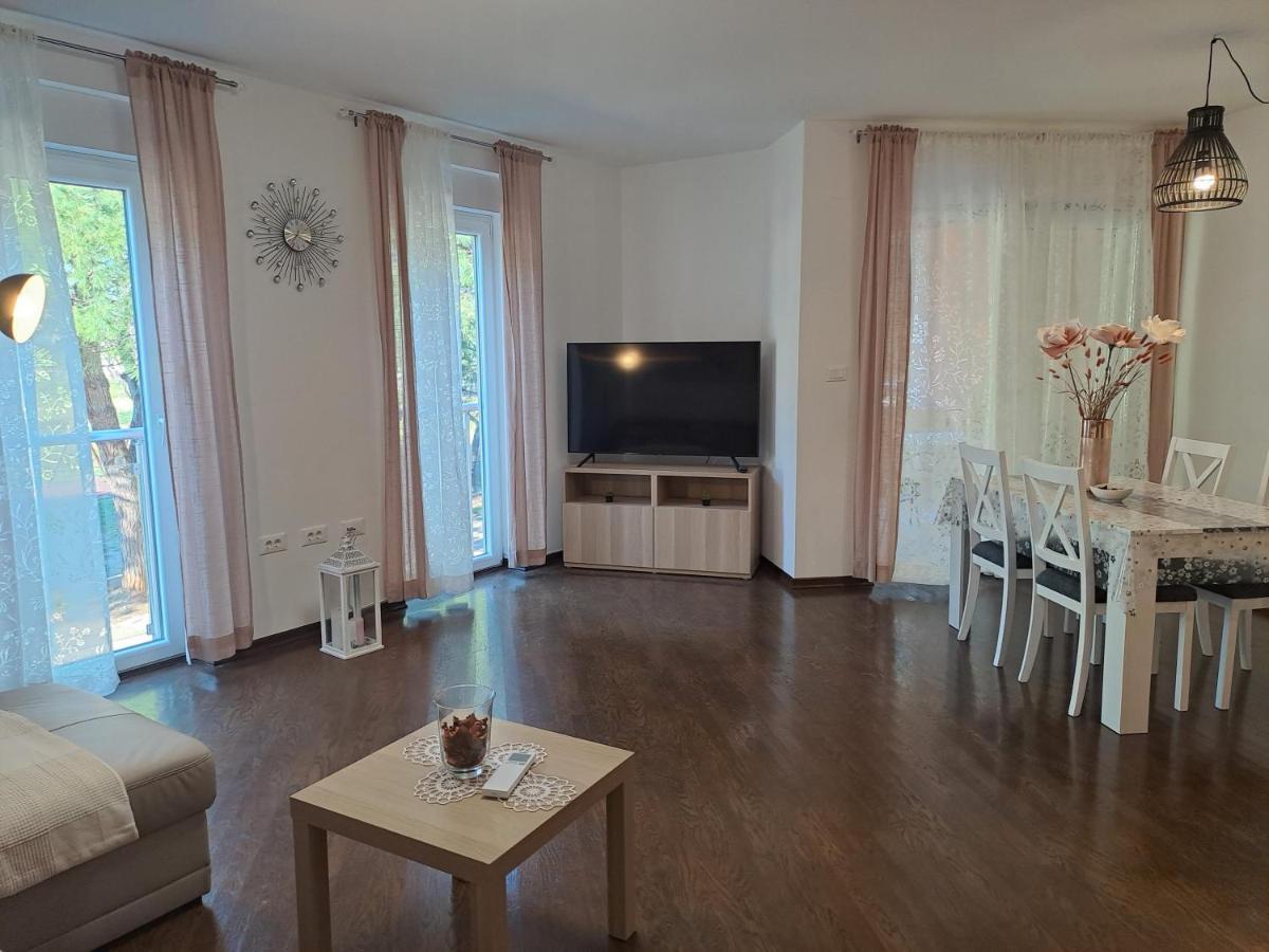 Apart Centar Umag Edda Joakima Rakovca 7 E 52470-อูมัค ภายนอก รูปภาพ