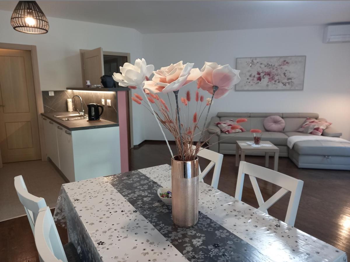 Apart Centar Umag Edda Joakima Rakovca 7 E 52470-อูมัค ภายนอก รูปภาพ