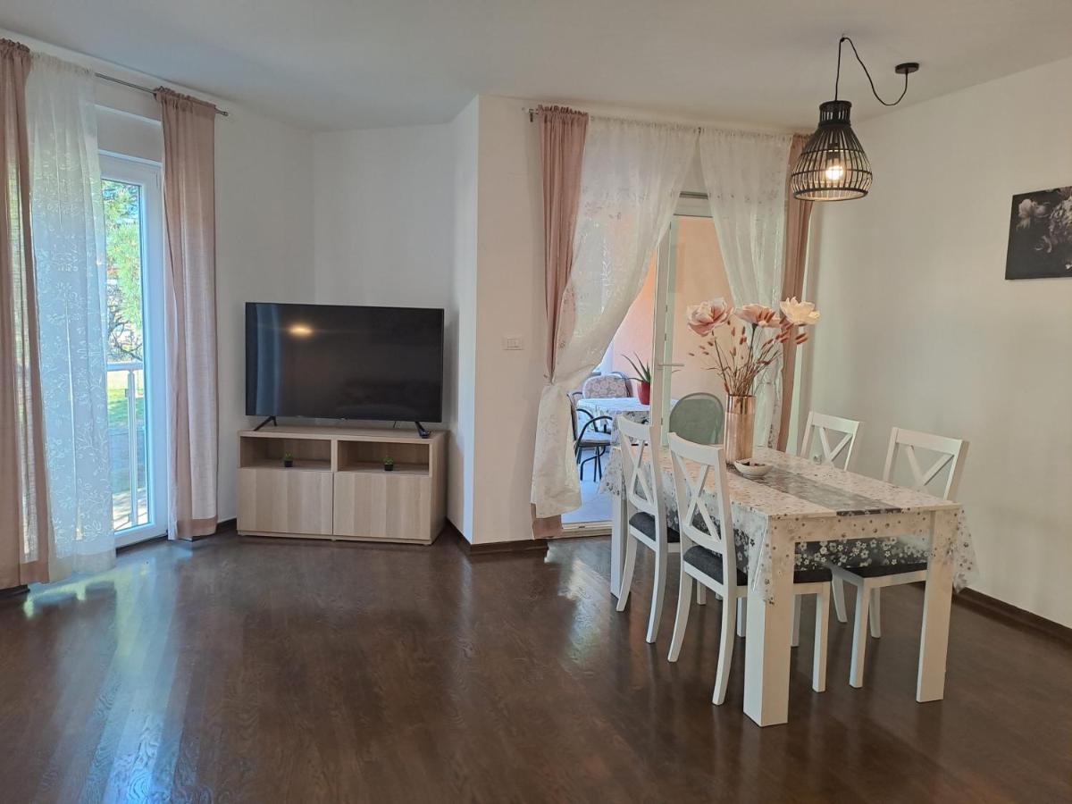 Apart Centar Umag Edda Joakima Rakovca 7 E 52470-อูมัค ภายนอก รูปภาพ