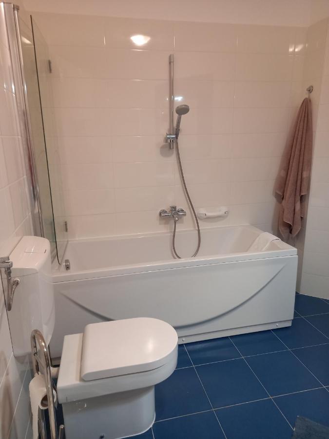 Apart Centar Umag Edda Joakima Rakovca 7 E 52470-อูมัค ภายนอก รูปภาพ